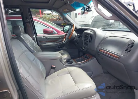 2001 Lincoln Navigator z USA, uszkodzony, nr VIN 5LMFU28A41LJ06337